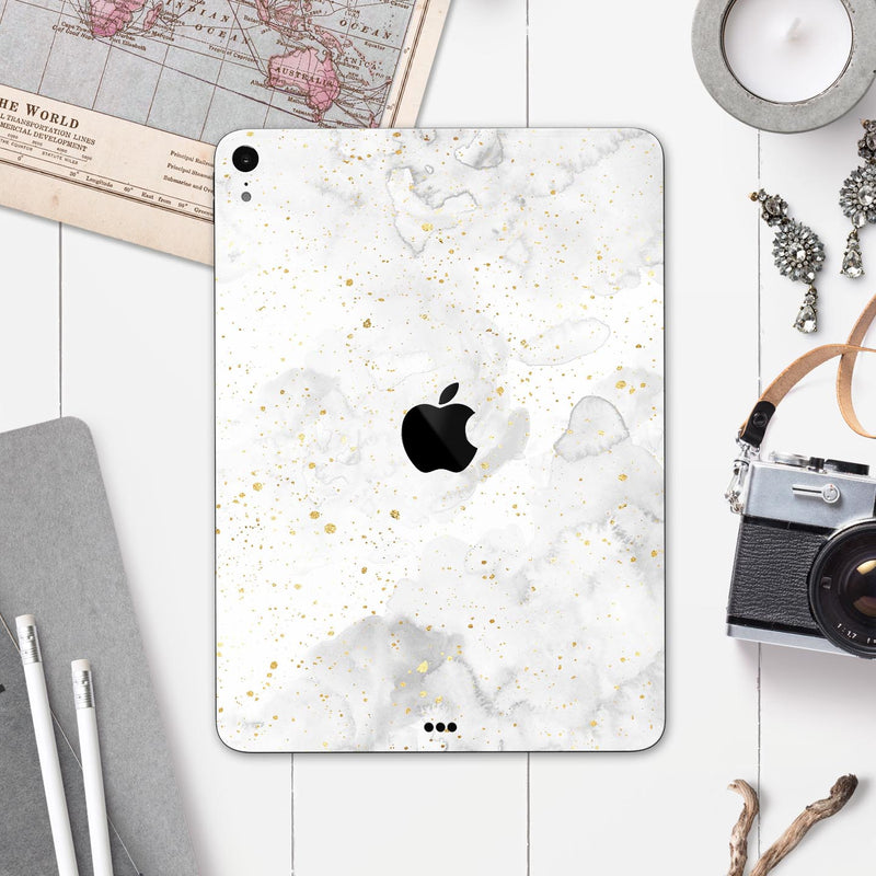 Karamfila Watercolor & Gold V6 - Full Body Skin Decal for the Apple iPad Pro 12.9", 11", 10.5", 9.7", Air or Mini (All Models Available)