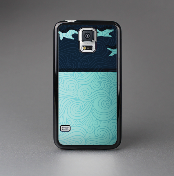 The Abstract Swirled Two Toned Green with Birds Skin-Sert Case for the Samsung Galaxy S5