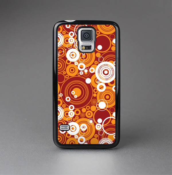 The Abstract Vector Gold & White Circle Swirls Skin-Sert Case for the Samsung Galaxy S5