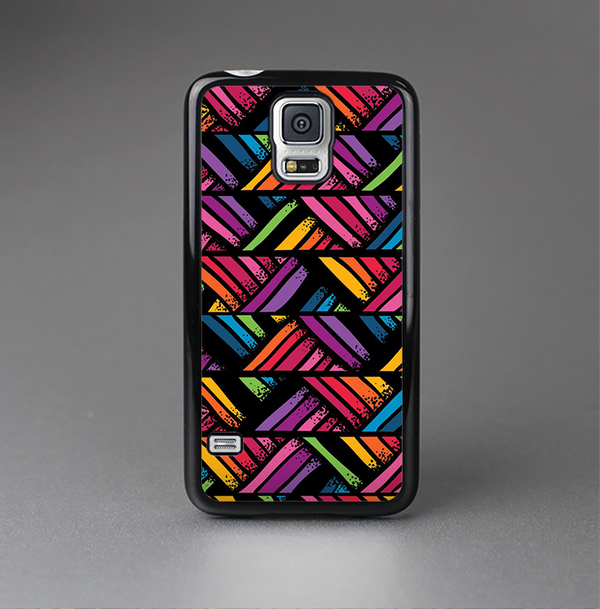 The Abstract Zig Zag Color Pattern Skin-Sert Case for the Samsung Galaxy S5
