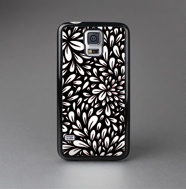The Black Floral Sprout Skin-Sert Case for the Samsung Galaxy S5