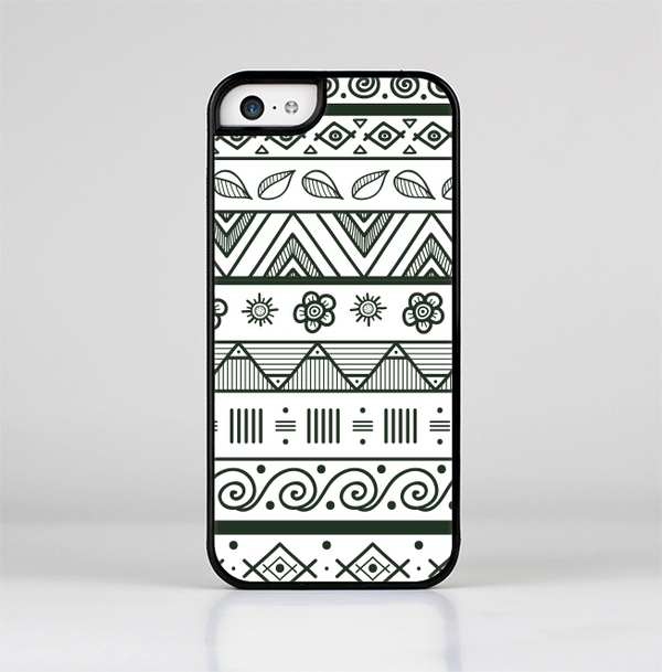 The Black & White Floral Aztec Pattern Skin-Sert Case for the Apple iPhone 5c