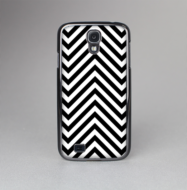 The Black & White Sharp Chevron Pattern Skin-Sert Case for the Samsung Galaxy S4