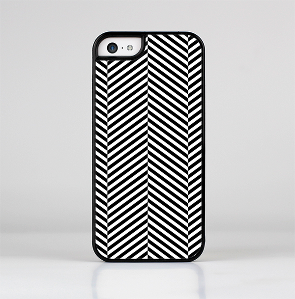The Black and White Opposite Stripes Skin-Sert Case for the Apple iPhone 5c