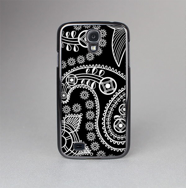The Black and White Paisley Pattern v14 Skin-Sert Case for the Samsung Galaxy S4