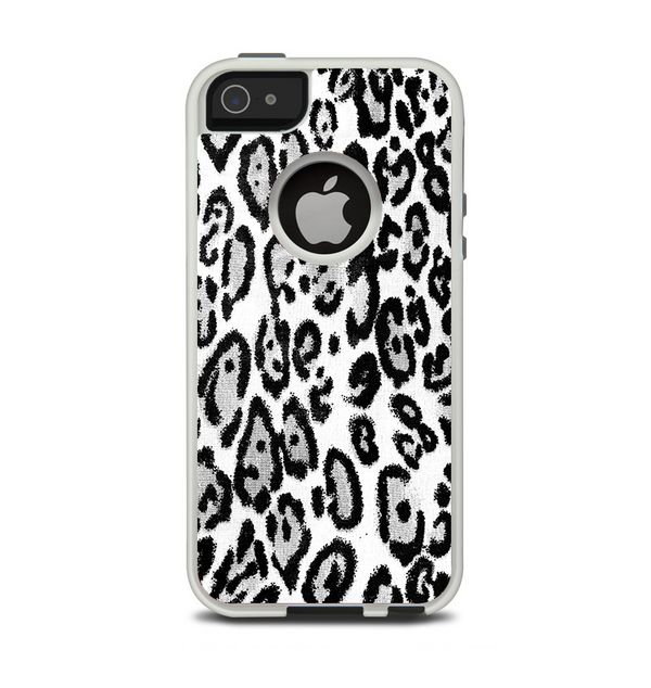 The Black and White Snow Leopard Pattern Apple iPhone 5-5s Otterbox Commuter Case Skin Set