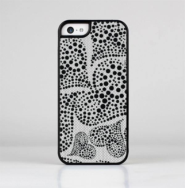 The Black and White Spotted Hearts Skin-Sert Case for the Apple iPhone 5c