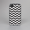 The Black and White Zigzag Chevron Pattern Skin-Sert Case for the Apple iPhone 4-4s