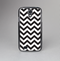 The Black and White Zigzag Chevron Pattern Skin-Sert Case for the Samsung Galaxy S4