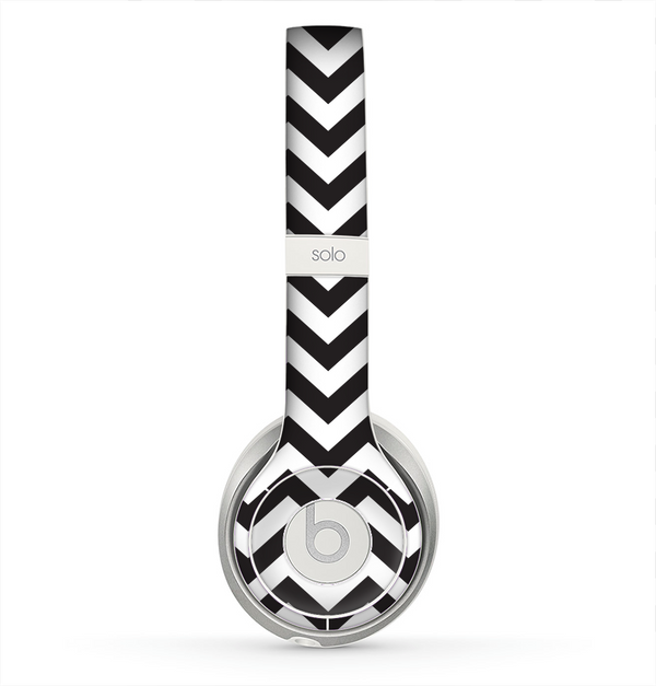 The Black and White Zigzag Chevron Pattern Skin for the Beats by Dre Solo 2 Headphones