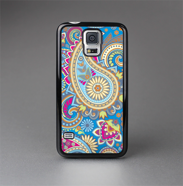 The Blue & Pink Layered Paisley Pattern V3 Skin-Sert Case for the Samsung Galaxy S5