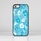 The Blue & White Hawaiian Floral Pattern V4 Skin-Sert Case for the Apple iPhone 5c
