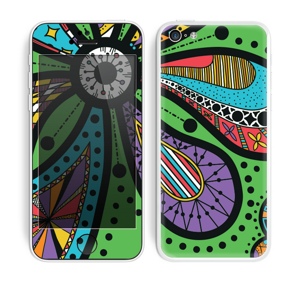 The Bold Paisley Flower Skin for the Apple iPhone 5c