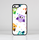 The Cartoon Emotional Owls with Polkadots Skin-Sert for the Apple iPhone 5-5s Skin-Sert Case