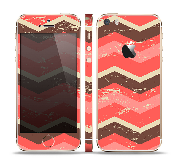 The Coral & Brown Wide Chevron Pattern Vintage V1 Skin Set for the Apple iPhone 5s