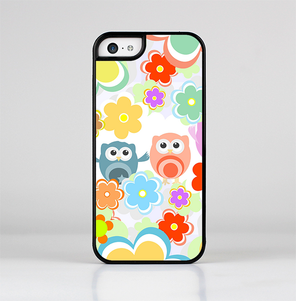 The Fun-Colored Cartoon Owls Skin-Sert for the Apple iPhone 5c Skin-Sert Case
