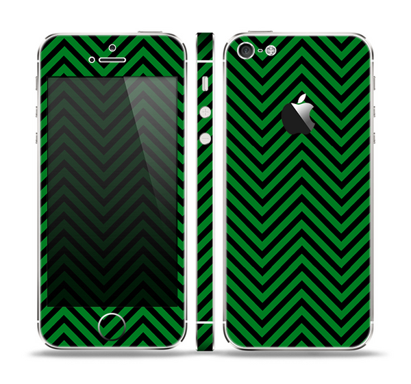 The Green & Black Sharp Chevron Pattern Skin Set for the Apple iPhone 5