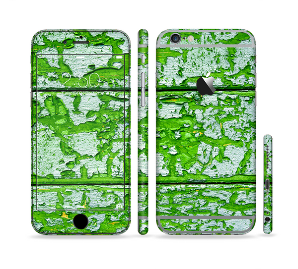 The Green Grunge Wood Sectioned Skin Series for the Apple iPhone 6
