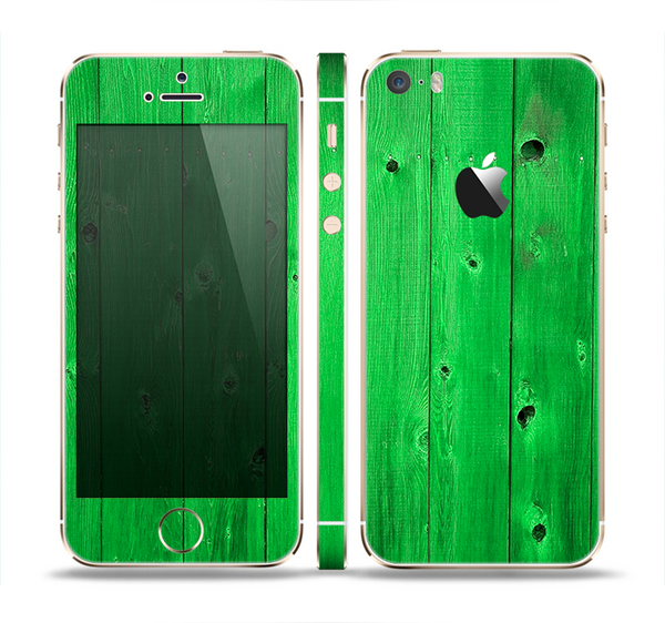 The Green Highlighted Wooden Planks Skin Set for the Apple iPhone 5s