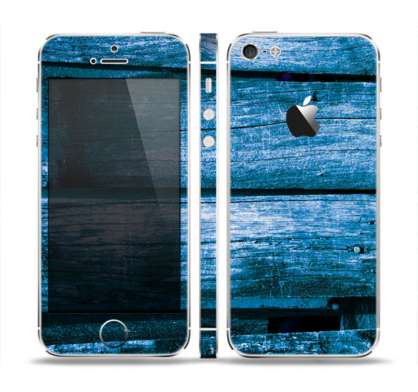 The Grunge Blue Wood Planks Skin Set for the Apple iPhone 5