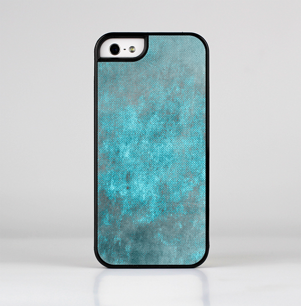 The Grungy Bright Teal Surface Skin-Sert for the Apple iPhone 5-5s Skin-Sert Case