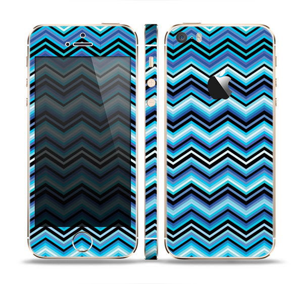 The Navy Blue Thin Lined Chevron Pattern V2 Skin Set for the Apple iPhone 5s