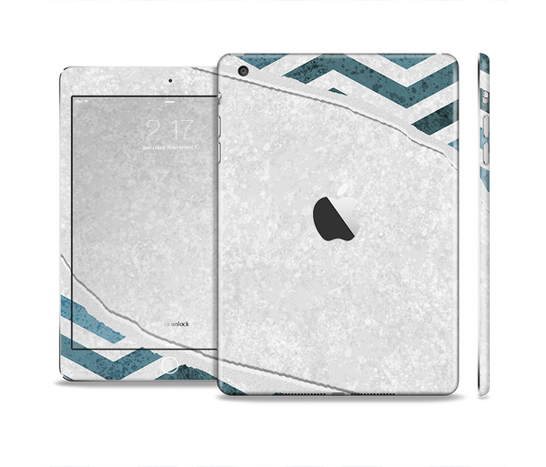 The Peeled Vintage Blue & Gray Chevron Pattern Skin Set for the Apple iPad Mini 4