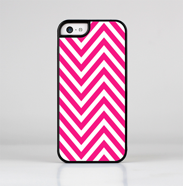 The Pink & White Sharp Chevron Pattern Skin-Sert for the Apple iPhone 5c Skin-Sert Case