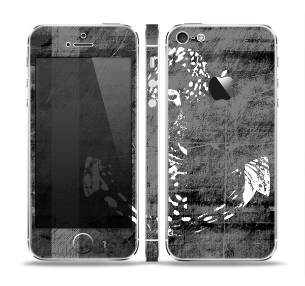 The Smudged White and Black Anchor Pattern Skin Set for the Apple iPhone 5