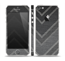 The Two-Toned Dark Black Wide Chevron Pattern V3 Skin Set for the Apple iPhone 5