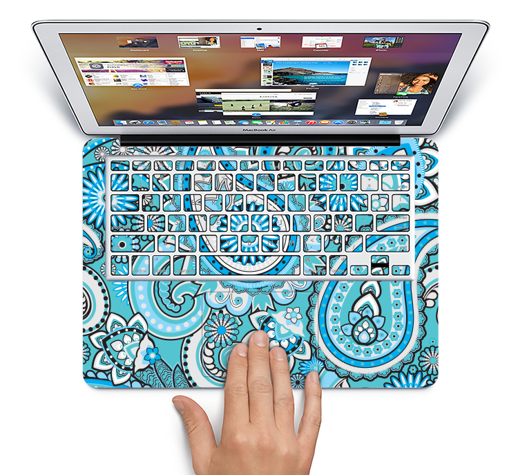 The Vibrant Blue and White Paisley Design  Skin Set for the Apple MacBook Pro 13" with Retina Display
