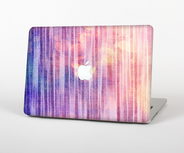 The Vibrant Fading Purple Fabric Streaks Skin Set for the Apple MacBook Pro 13" with Retina Display
