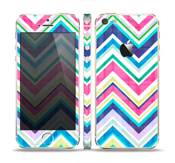 The Vibrant Pink & Blue Layered Chevron Pattern Skin Set for the Apple iPhone 5s