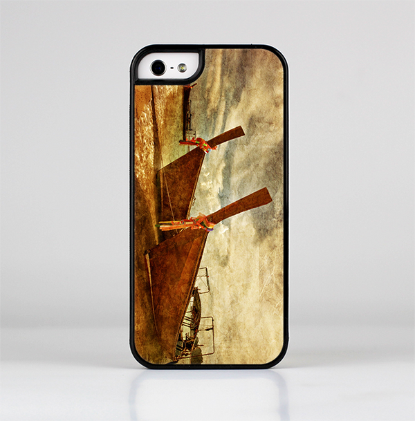 The Vintage Boats Beach Scene Skin-Sert for the Apple iPhone 5-5s Skin-Sert Case