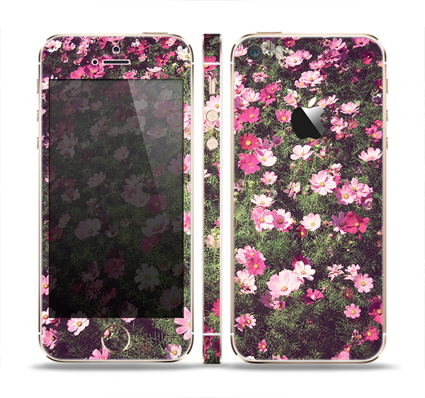 The Vintage Pink Floral Field Skin Set for the Apple iPhone 5s