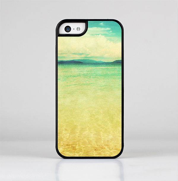 The Vintage Vibrant Beach Scene Skin-Sert for the Apple iPhone 5c Skin-Sert Case