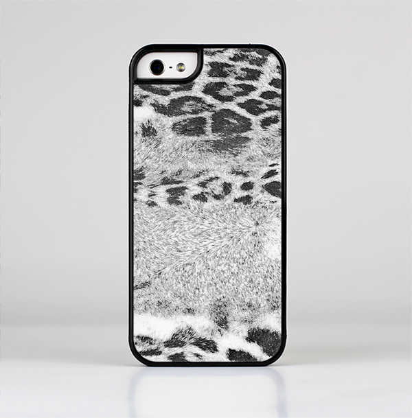 The White and Black Real Leopard Print Skin-Sert Case for the Apple iPhone 5/5s