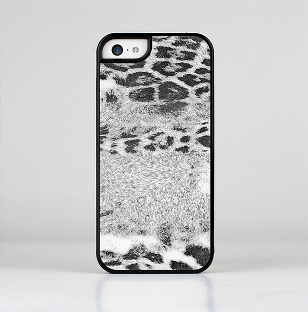 The White and Black Real Leopard Print Skin-Sert Case for the Apple iPhone 5c