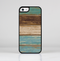 The Wooden Planks with Chipped Green and Brown Paint Skin-Sert Case for the Apple iPhone 5c
