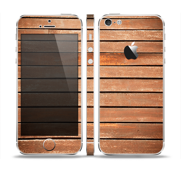 The Worn Wooden Panks Skin Set for the Apple iPhone 5