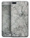 Aged Cracked Tree Stump Core - Skin-kit for the iPhone 8 or 8 Plus