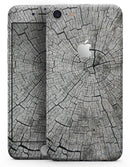 Aged Cracked Tree Stump Core - Skin-kit for the iPhone 8 or 8 Plus