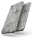 Aged Cracked Tree Stump Core - Skin-kit for the iPhone 8 or 8 Plus
