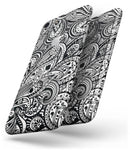 Black and White Aztec Paisley - Skin-kit for the iPhone 8 or 8 Plus