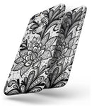 Black and White Geometric Floral - Skin-kit for the iPhone 8 or 8 Plus