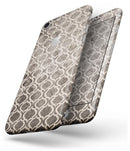 Black and White Grunge Bubble Morrocan Pattern - Skin-kit for the iPhone 8 or 8 Plus