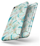 Blue Coral Whispy Feathers - Skin-kit for the iPhone 8 or 8 Plus