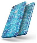 Blue Watercolor Giraffe Pattern - Skin-kit for the iPhone 8 or 8 Plus