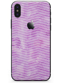 Clouded Purple Grunge Over White Chevron - iPhone X Skin-Kit
