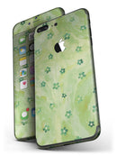Cute_Watercolor_Flowers_over_Green_-_iPhone_7_Plus_-_FullBody_4PC_v4.jpg